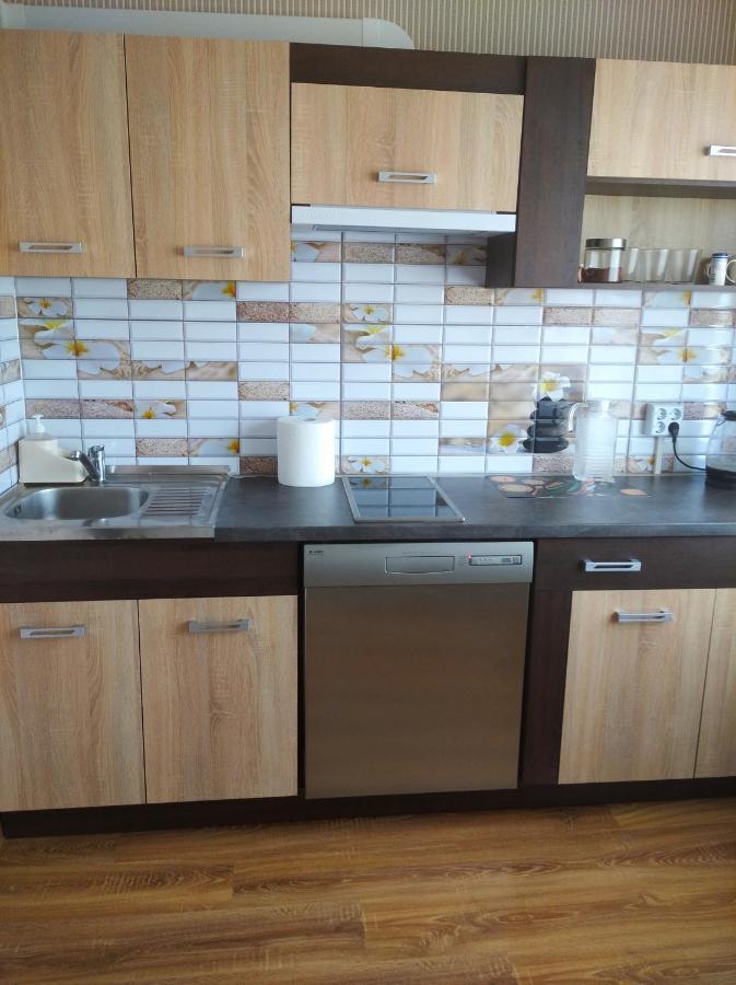 Apartmenti Saules Sturis Вентспилс Экстерьер фото